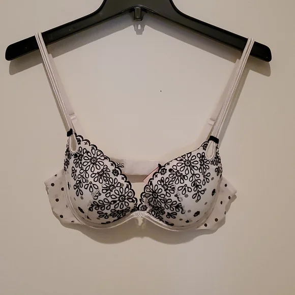 Victoria's Secret | Intimates & Sleepwear | 36b Victorias Secret Sexy Little Things Bra Gently Used Pushup | Poshmark Victoria's Secret | Intimates & Sleepwear | 36b Victorias Secret Sexy Little Things Bra Gently Used Pushup | Poshmark